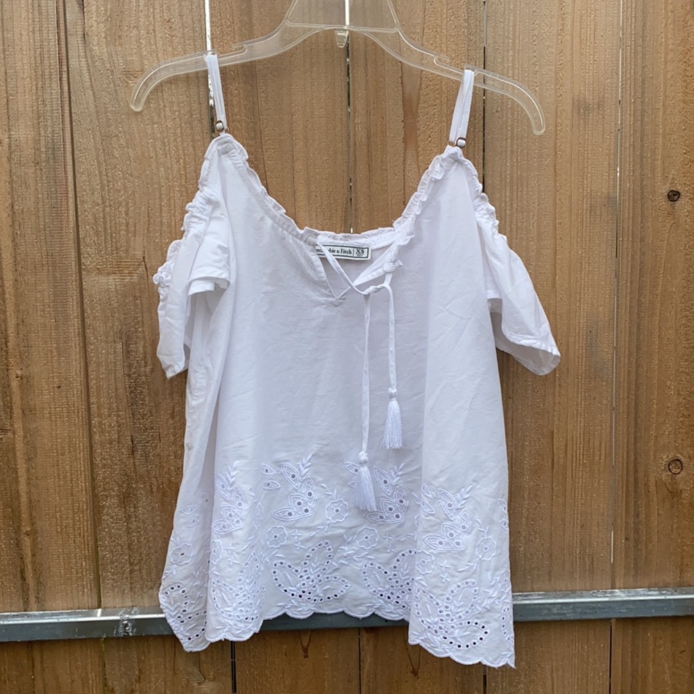 3 for $25 | Abercrombie and Fitch White Eyelet Top